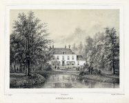 202416 Gezicht op de voorgevel van het huis Dennenburg (Engweg 34) te Driebergen met de bijbehorende landschapstuin, ...